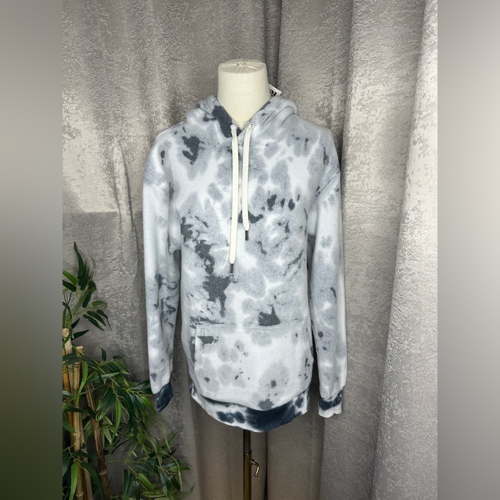 NWT feat Women’s Blanketblend Hoodie Tie Dye Print in White Grey Sz XS